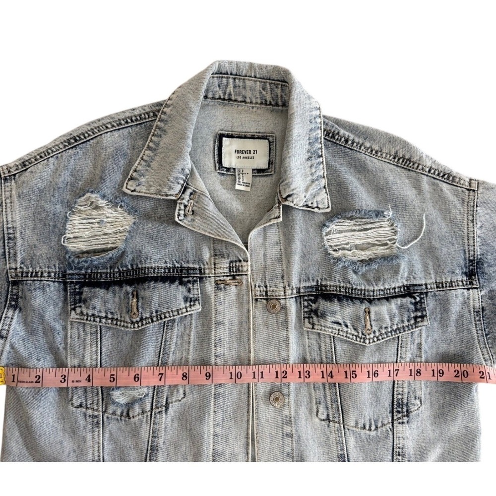 Forever 21 Distressed Denim Jacket Light Wash Oversized Jean Trucker Small - Picture 4 of 10